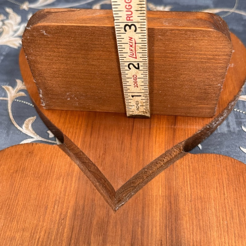 Vintage Heart Wood Wall Shelf 3 Tier Display Shelf with Peg Cottage Decor - Picture 16 of 16